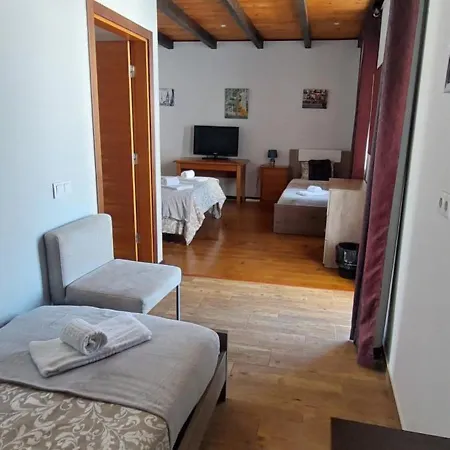 Downtown Guest house *