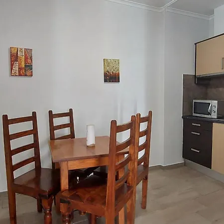 Downtown Πανσιόν